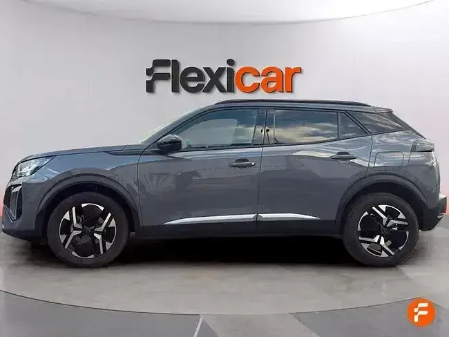 Usado Peugeot 2008 Allure 100 CV (73 kW) 2025 Gris SUV