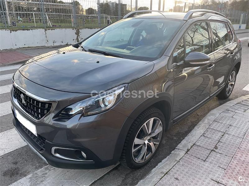 Usado Peugeot 2008 Allure 110 CV (80 kW) 2018 Gris / plata SUV