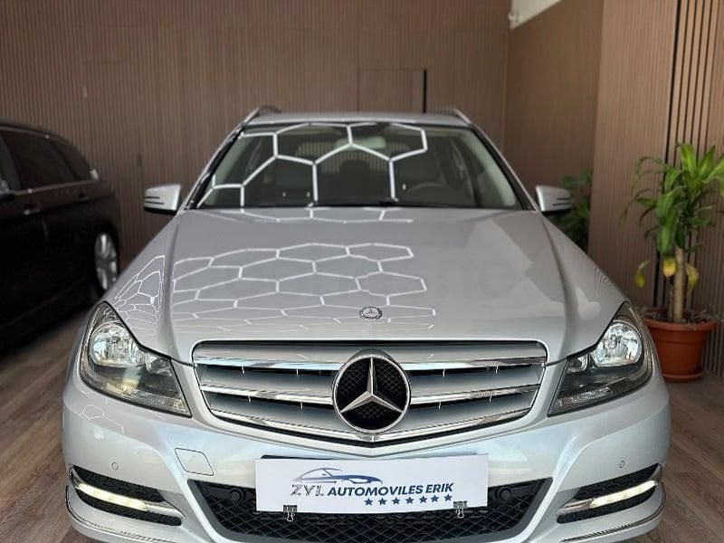 Usado Mercedes C200 Avantgarde 136 CV (100 kW) 2014 Gris / plata Familiar