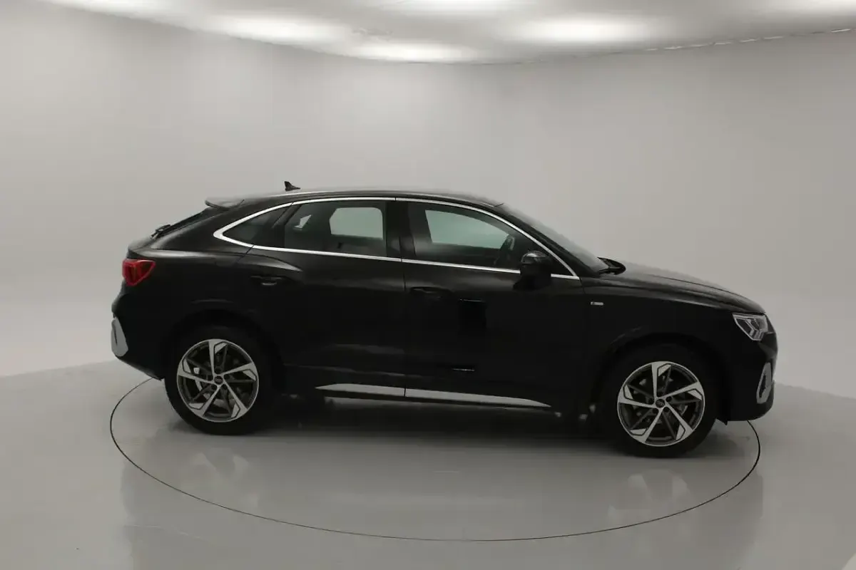 Usado Audi Q3 150 CV (110 kW) 2024 Negro SUV