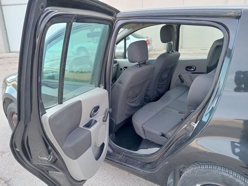 Usado Renault Modus Dynamique 80 CV (58 kW) 2005 Negro Monovolumen