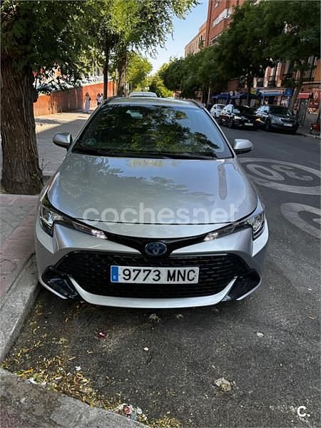 Gris / plata Usado 2024 Toyota Corolla Active Familiar | 25.800 € (Precio justo) - Imagen 1/4