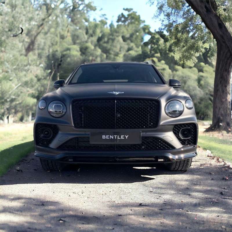 Gris Usado 2023 Bentley Bentayga SUV | 298.000 € (Precio justo) - Imagen 1/4