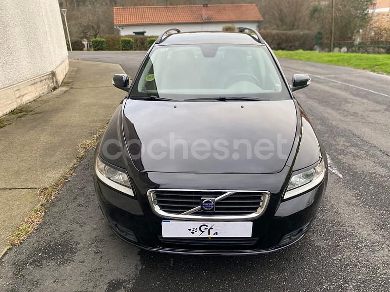 Usado Volvo V50 Momentum 109 CV (80 kW) 2009 Negro Familiar