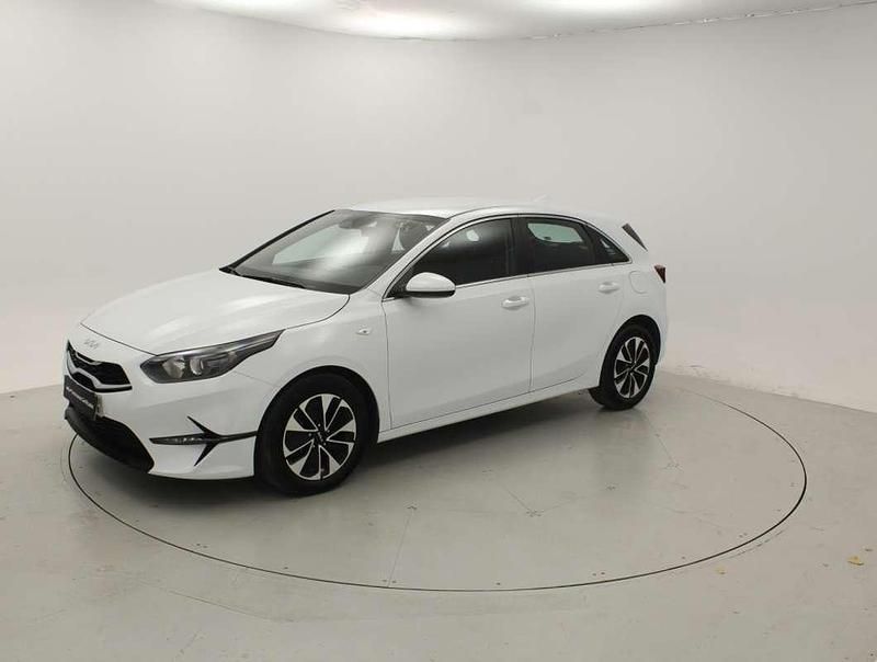 Usado Kia Ceed 101 CV (74 kW) 2025 Otro Utilitario