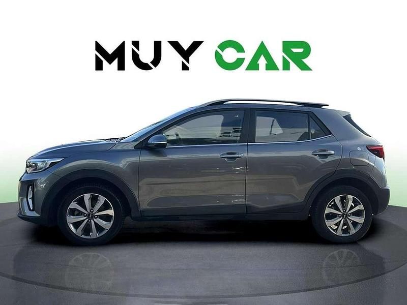 Usado Kia Stonic 84 CV (61 kW) 2023 Gris SUV