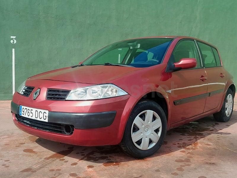 Usado Renault Mégane GrandTour Authentique 80 CV (58 kW) 2004 Granate Familiar