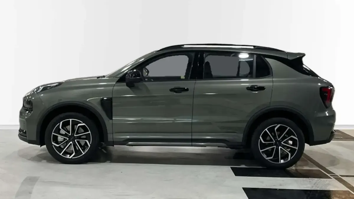 Usado Lynk & Co 01 279 CV (205 kW) 2026 Verde SUV