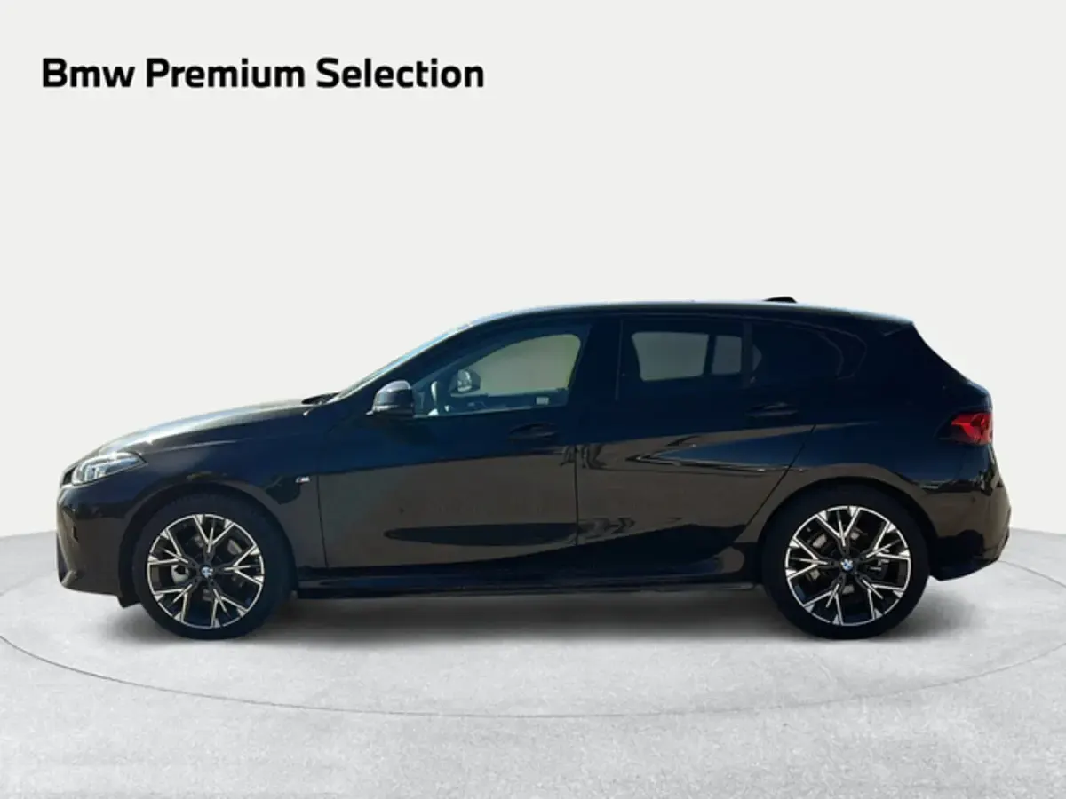 Usado BMW 120 Comfort Edition 163 CV (119 kW) 2025 Negro Utilitario