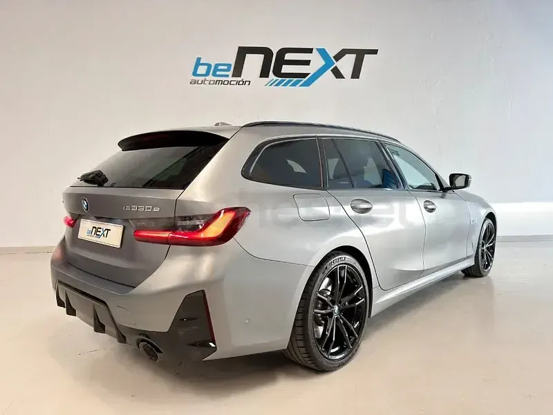 Usado BMW 330e Comfort Edition 292 CV (214 kW) 2023 Gris / plata Familiar