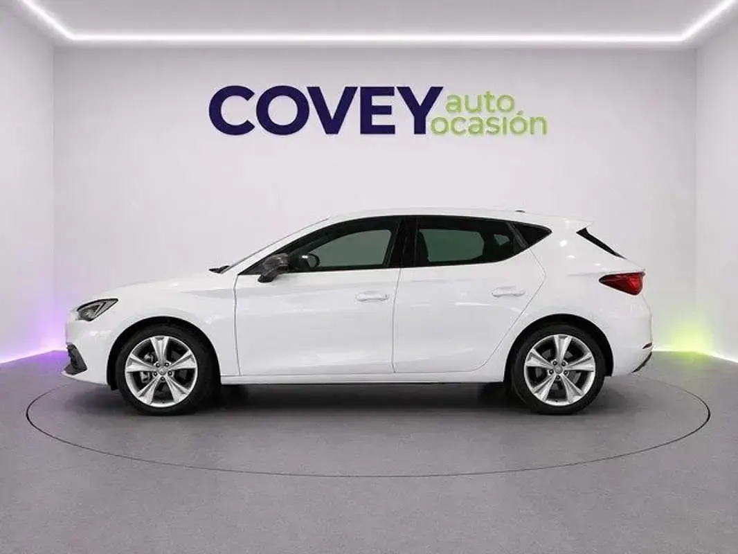 Usado Seat Leon FR 150 CV (110 kW) 2022 Blanco Utilitario