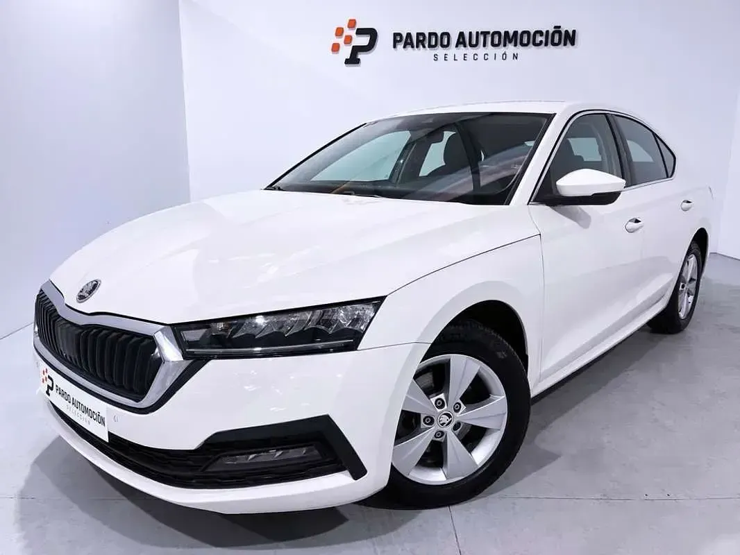 Usado Skoda Octavia Ambition 150 HP (110 kW) 2022 Branco Citadino