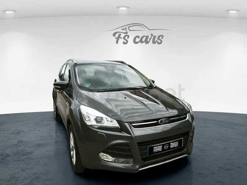 Usado Ford Kuga Titanium 120 CV (88 kW) 2016 Gris / plata SUV