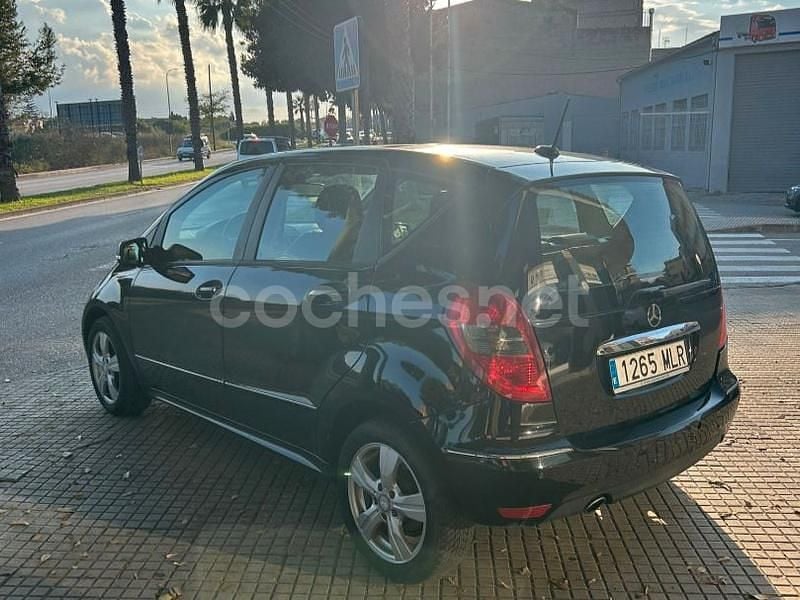 Usado Mercedes A160 95 CV (69 kW) 2011 Negro Monovolumen