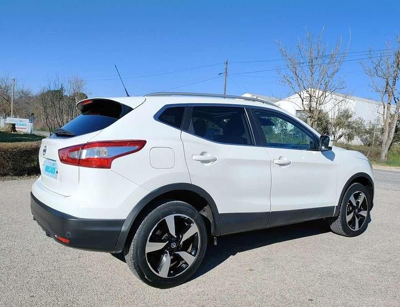 Usado Nissan Qashqai N-Connecta 110 CV (80 kW) 2017 Blanco SUV