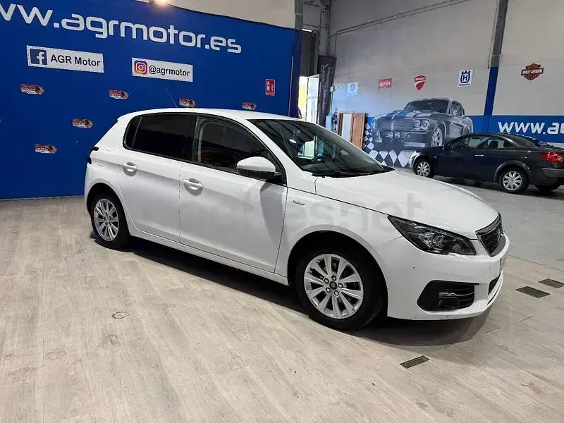 Usado Peugeot 308 Style 130 CV (95 kW) 2019 Blanco Berlina