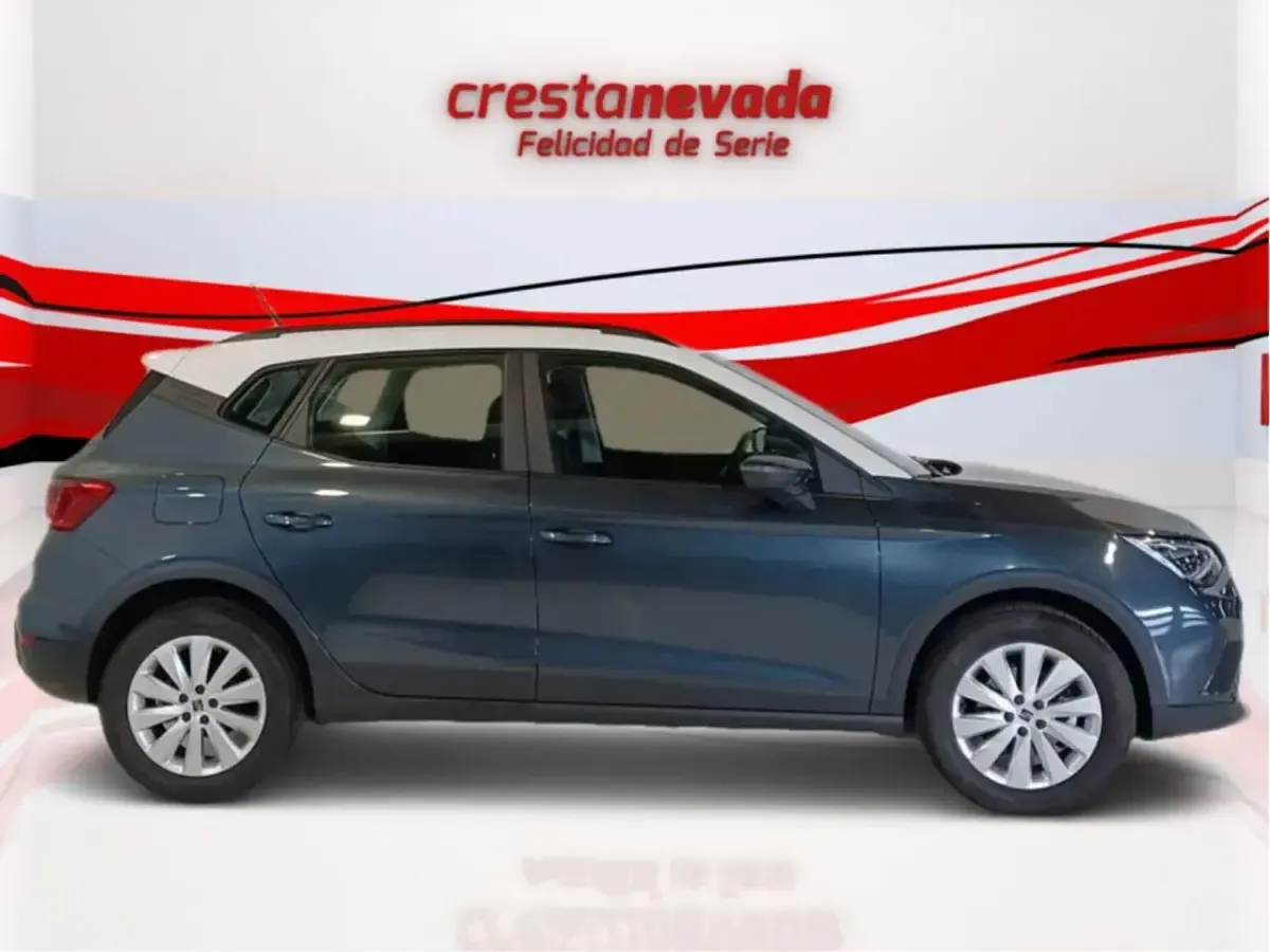 Usado Seat Arona Style 110 CV (80 kW) 2024 Gris SUV