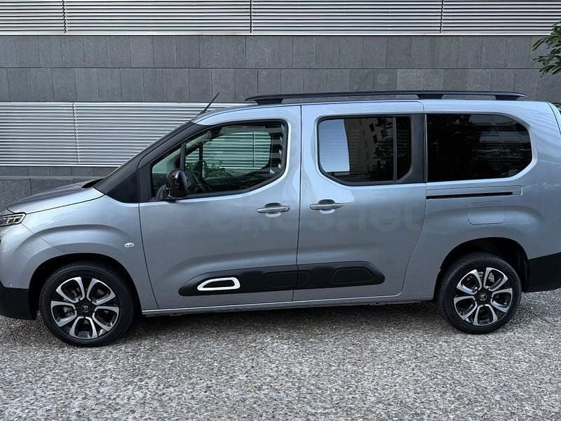 Usado Citroën Berlingo Shine 130 CV (95 kW) 2021 Gris / plata Monovolumen