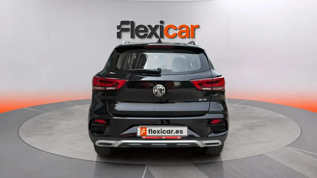 Usado MG ZS Luxury 111 CV (81 kW) 2022 Negro SUV