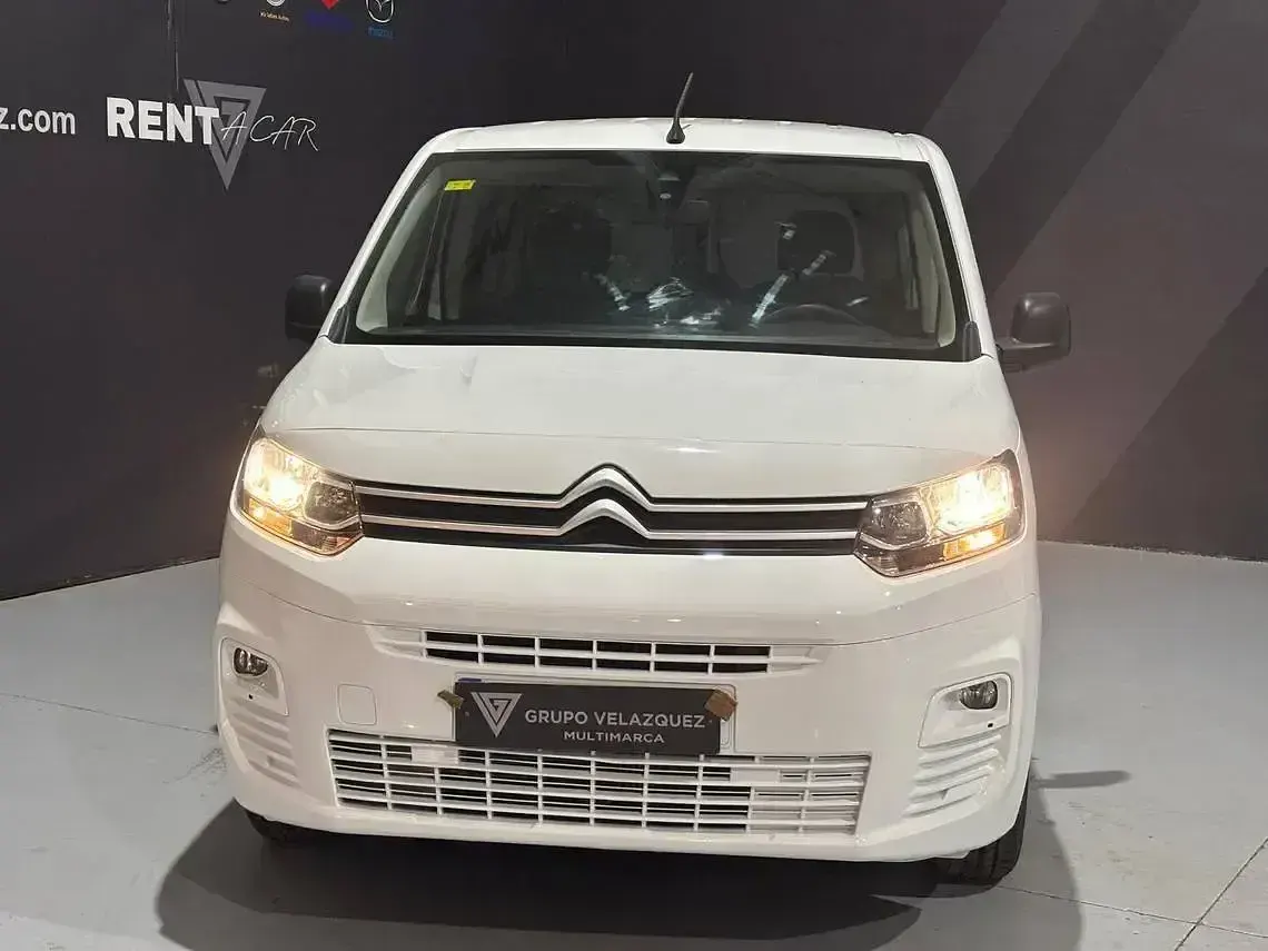 Używany Citroën Berlingo Feel 102 KM (75 kW) 2020 Biały Minivan
