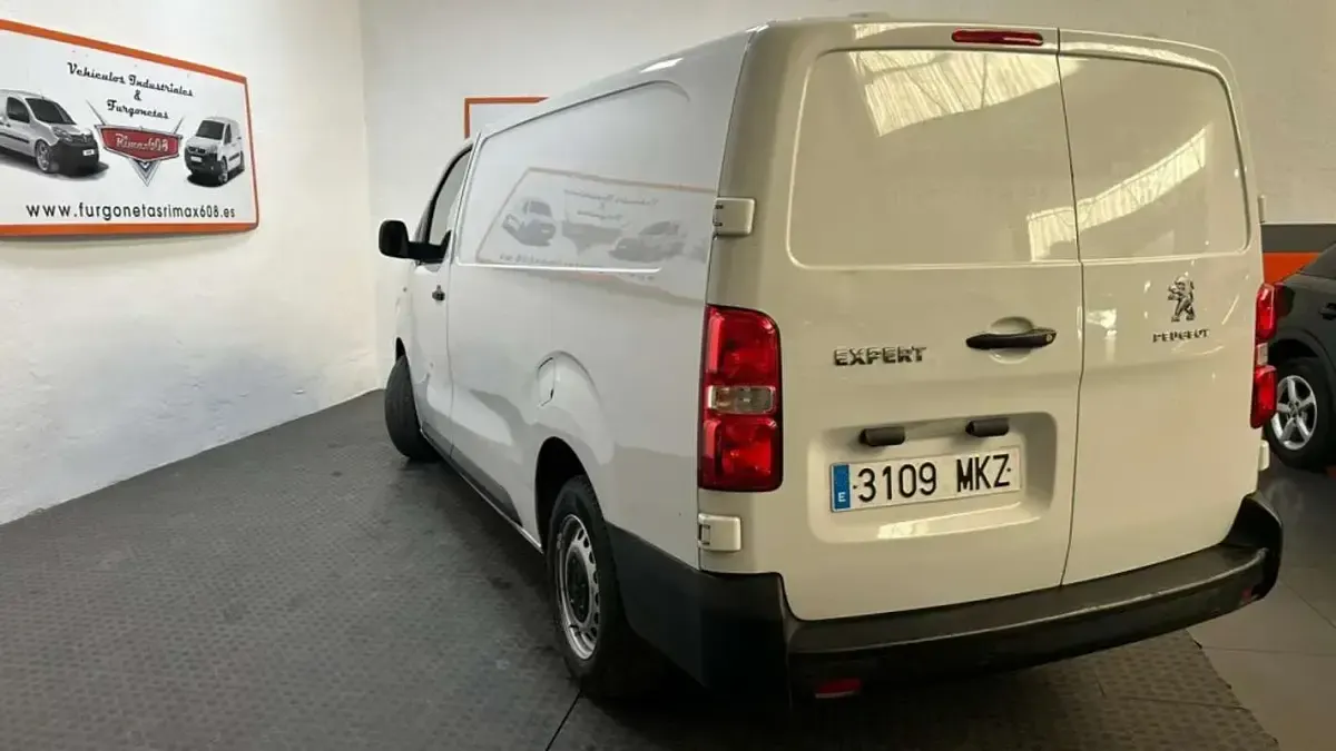 Usado Peugeot Expert Premium 102 CV (75 kW) 2023 Blanco Van