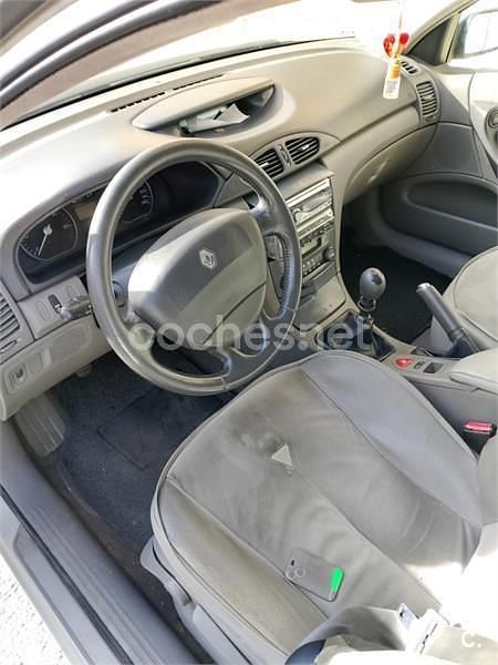 Beige Usado 2004 Renault Laguna GrandTour Privilege Familiar | 1800 € - Imagen 1/4