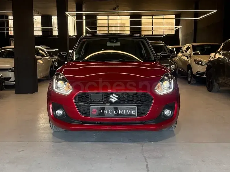 Usado Suzuki Swift 83 CV (61 kW) 2021 Rojo Utilitario