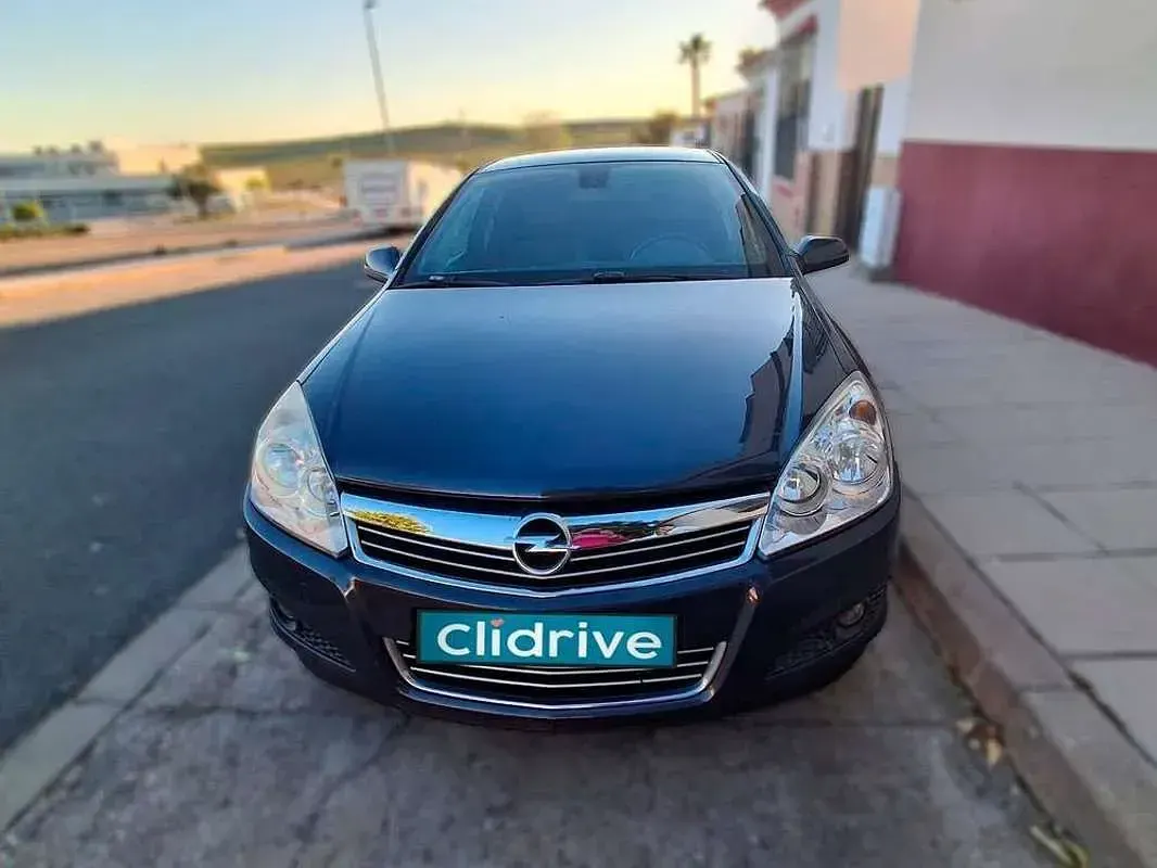 Usado Opel Astra Edition 110 CV (80 kW) 2010 Azul Berlina