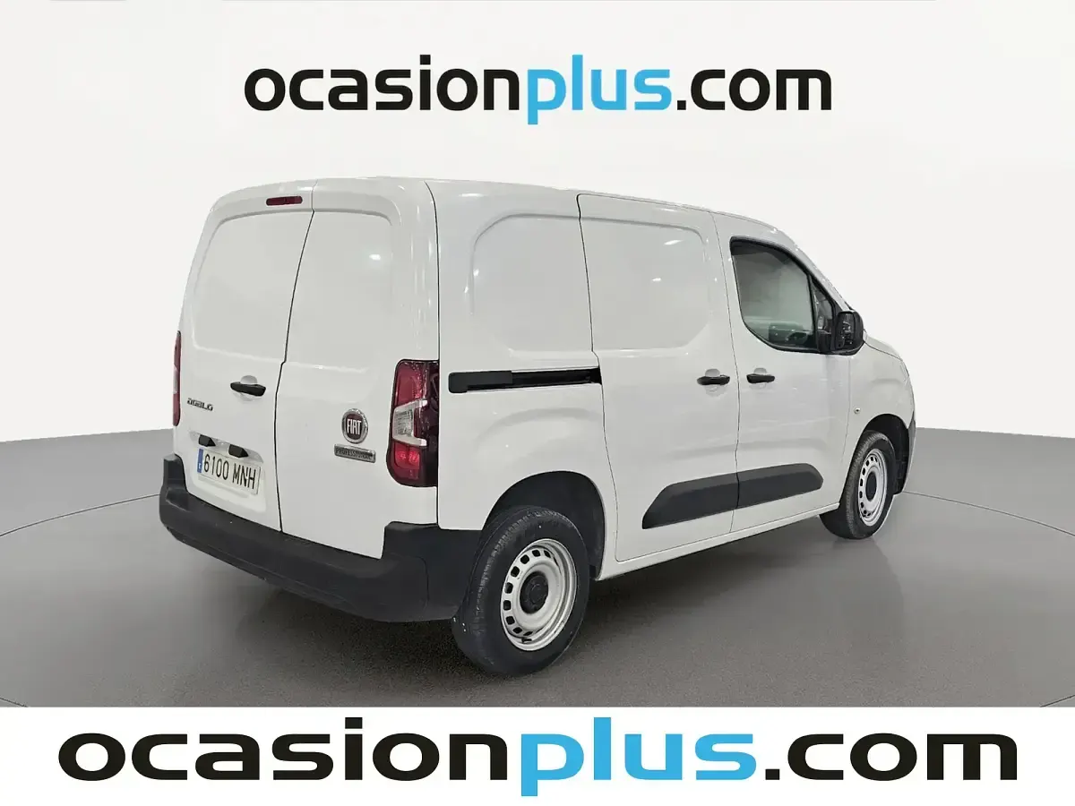 Usado Fiat Doblò 100 CV (73 kW) 2024 Blanco Monovolumen