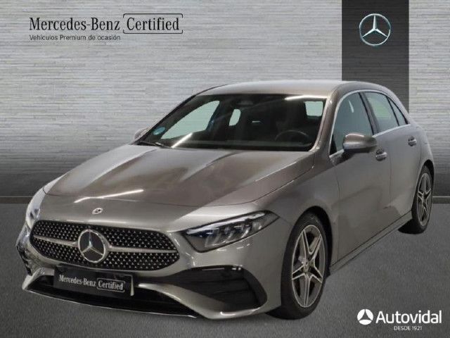 Gris montaña Usado 2023 Mercedes A180 | 33.900 € (Un poco caro) - Imagen 1/4