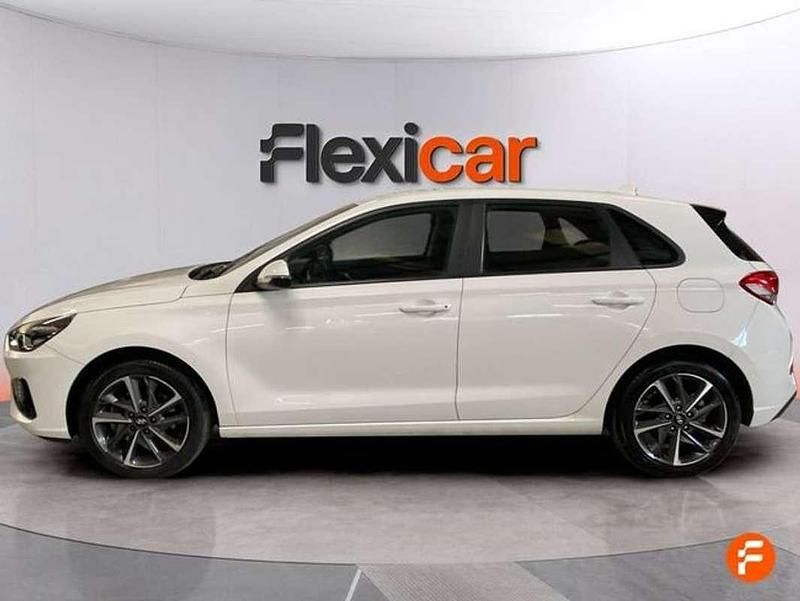 Usado Hyundai i30 110 CV (80 kW) 2023 Blanco Utilitario