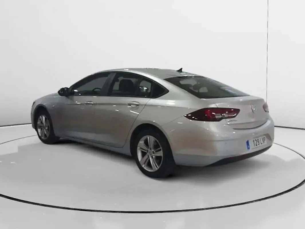 Usado Opel Insignia Business Edition 122 CV (89 kW) 2021 Gris Familiar