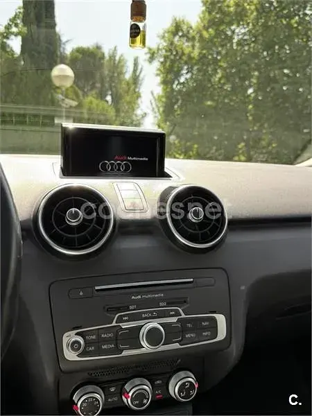 Usado Audi A1 Design 125 CV (91 kW) 2016 Negro Utilitario