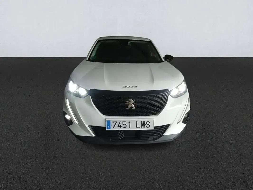 Usado Peugeot 2008 Active 110 CV (80 kW) 2022 Blanco SUV