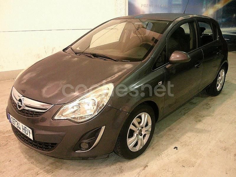 Gris / plata Usado 2011 Opel Corsa Berlina | 3190 € (Buen precio) - Imagen 1/4
