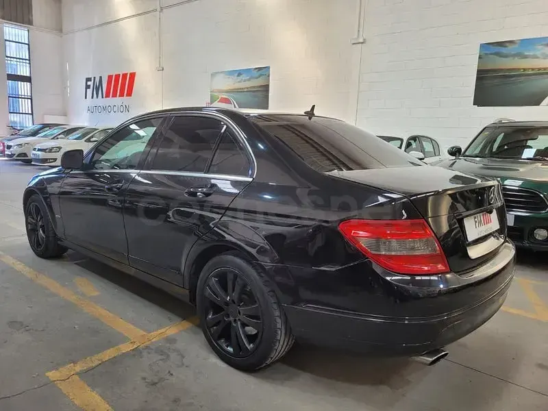 Usado Mercedes C220 Avantgarde 170 CV (125 kW) 2008 Negro Berlina