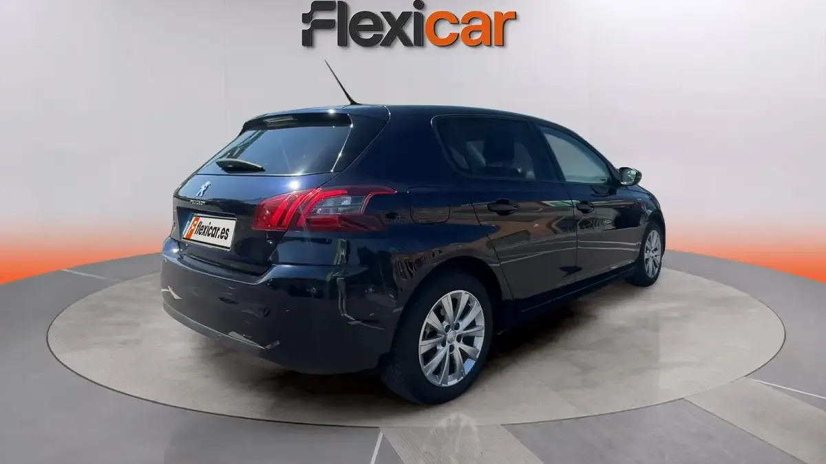 Usado Peugeot 308 Access 110 CV (80 kW) 2018 Azul Utilitario
