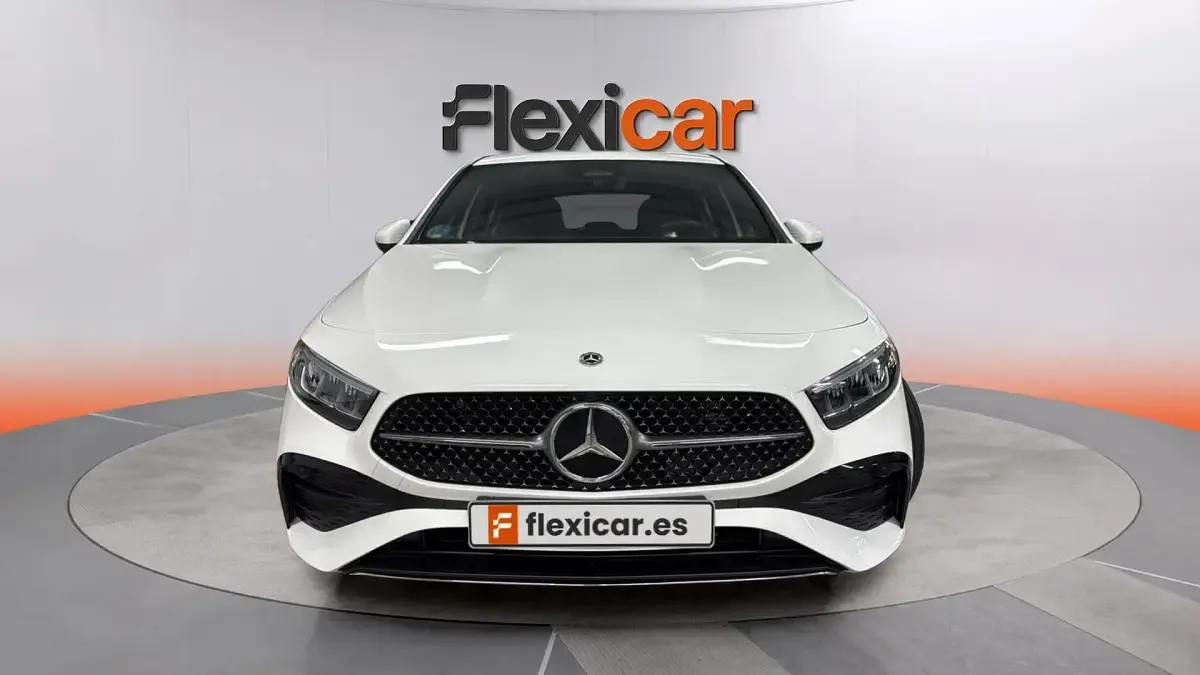 Usado Mercedes A180 136 CV (100 kW) 2023 Blanco Berlina