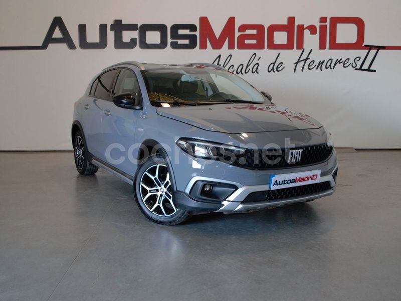 Gris / plata Usado 2022 Fiat Tipo Cross Familiar | 14.490 € (Precio justo) - Imagen 1/4