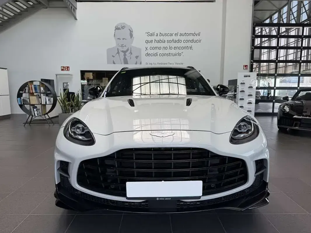 Usado Aston Martin DBX 707 707 CV (519 kW) 2023 Gris SUV