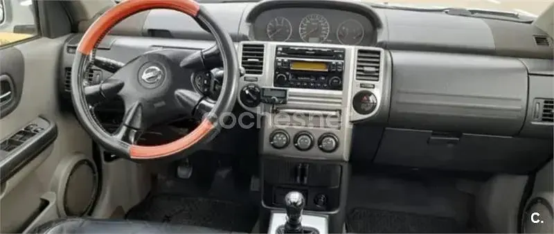 Usado Nissan X-Trail 136 CV (100 kW) 2005 Gris / plata SUV