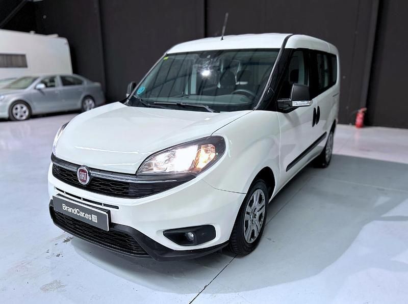 Usado Fiat Doblò 120 CV (88 kW) 2022 Blanco Monovolumen