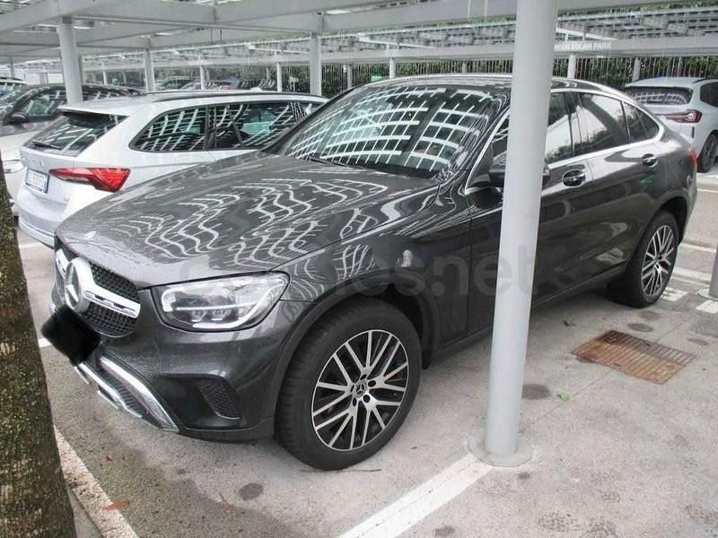 Usado Mercedes GLC300e 306 CV (225 kW) 2022 Gris / plata Coupe