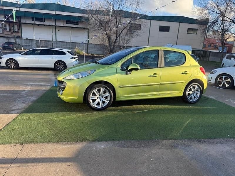 Usado Peugeot 207 Sport 95 CV (69 kW) 2008 Verde Berlina