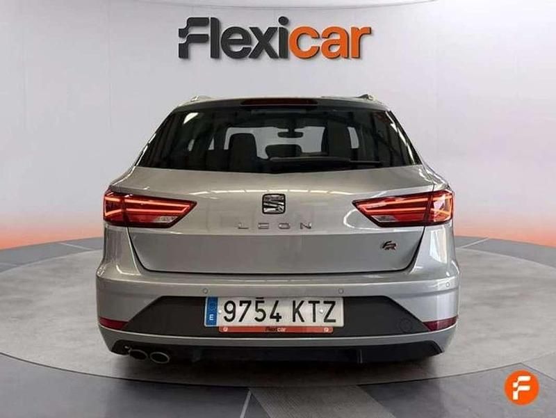 Usado Seat Leon ST FR 131 CV (96 kW) 2019 Gris Familiar