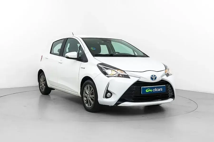 Usado Toyota Yaris Hybrid Active 100 CV (73 kW) 2019