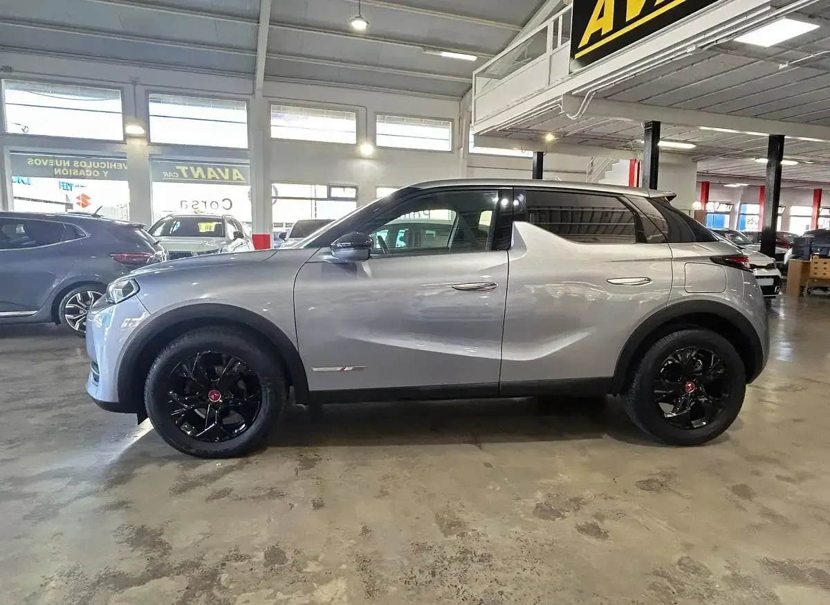 Usado DS Automobiles DS3 Crossback Performance 130 CV (95 kW) 2022 Gris SUV