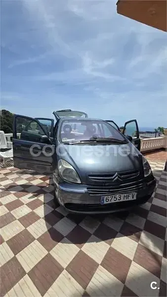 Usado Citroën Xsara Picasso 92 CV (67 kW) 2011 Gris / plata Monovolumen