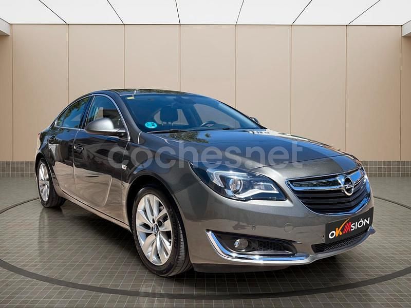 Usado Opel Insignia Selective 136 CV (100 kW) 2016 Gris / plata Berlina