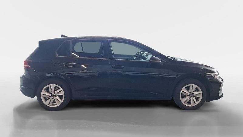 Usado VW Golf VIII 115 CV (84 kW) 2025 Negro Berlina